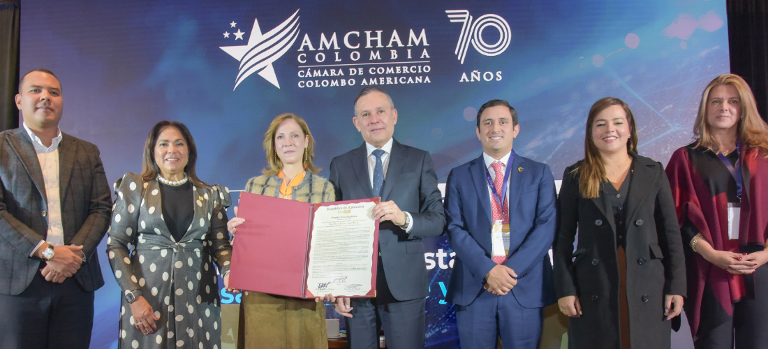 AmCham Colombia es galardonada con la Orden del Congreso en el grado de Comendador por los 70 años de labores