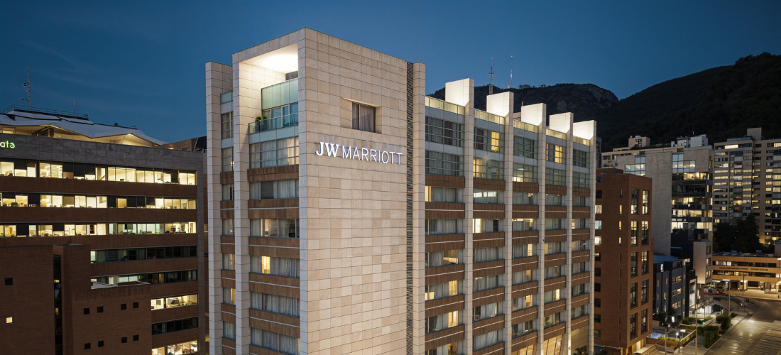 Navegando en el cambio: cómo el JW Marriott Bogotá se adapta a un entorno legal en constante evolución