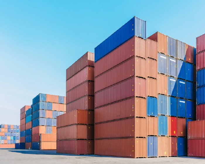 puerto industrial contenedores caja logistica cielo azul claro 34840 28