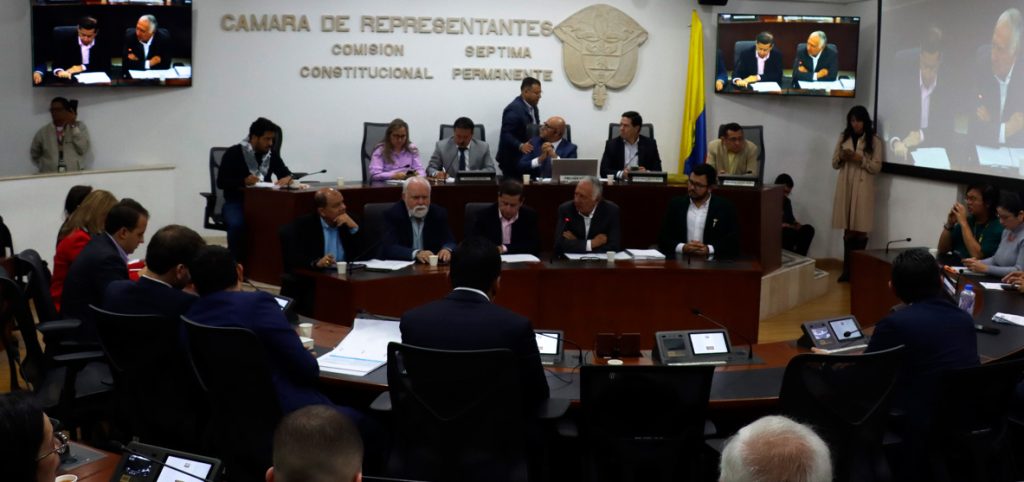 Asuntos Corporativos Antes que una reforma, la prioridad es hoy la prestación oportuna del servicio de salud y los recursos para su sostenibilidad